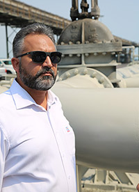 پهلوگیری کشتی غول پیکر نفتی در منطقه ویژه اقتصادی خلیج فارس