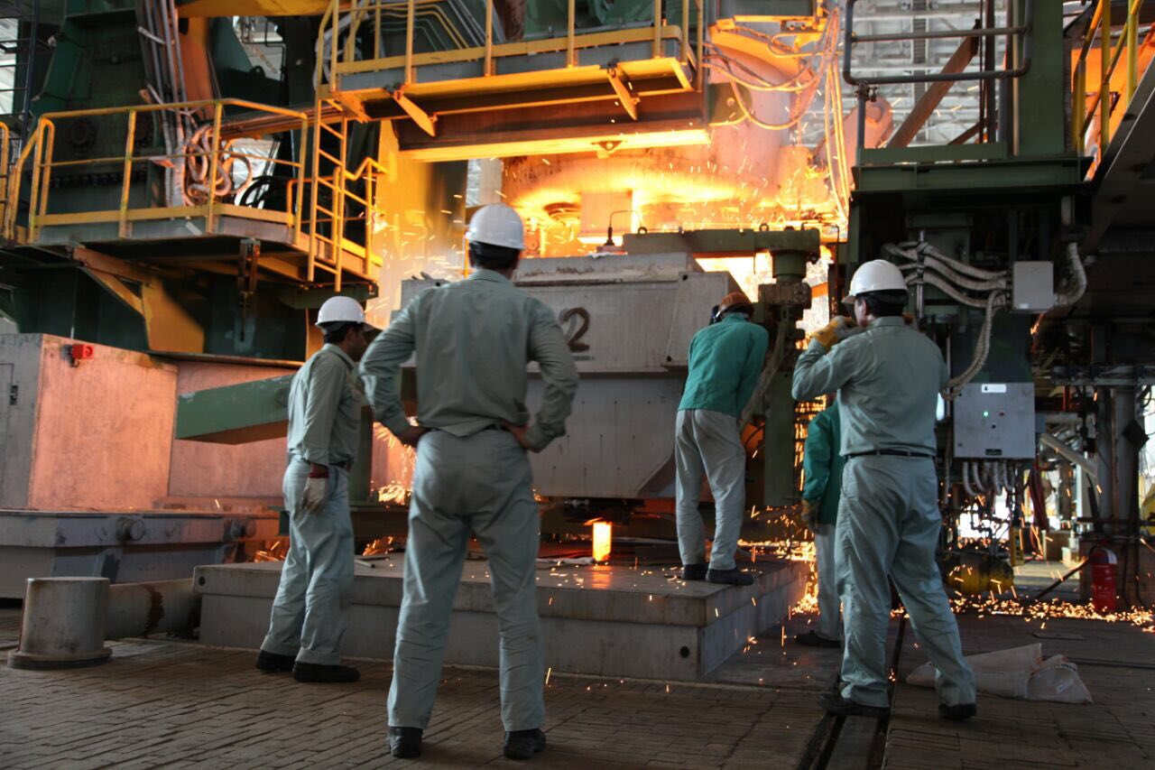 تولید1460106 تن محصول اسلب در سال 98 توسط فولاد هرمزگان