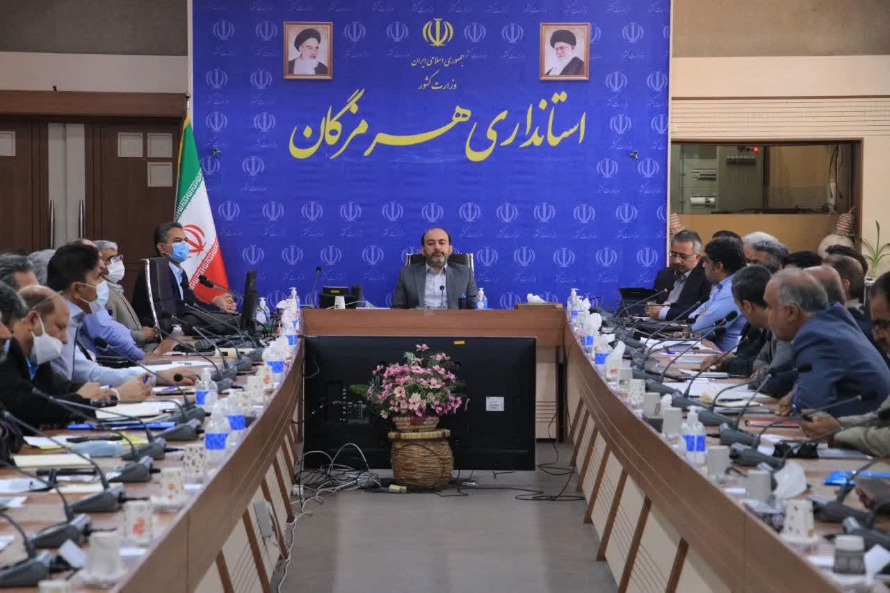 تمرکز مدیران بر اتمام پروژه‌های نیمه تمامِ ضروری باشد