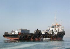 شناور حامل ۱۶۰ هزار لیتر سوخت قاچاق در خلیج فارس توقیف شد
