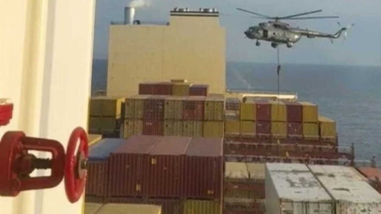 نیروی دریایی سپاه کشتی اسرائیلی را توقیف کرد
