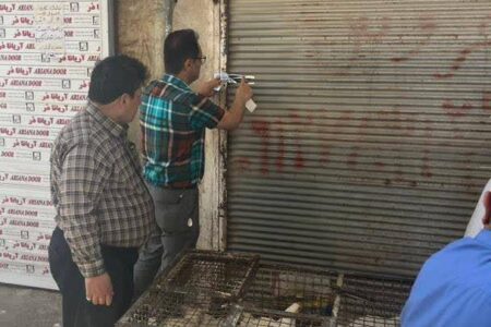 پلمپ یک واحد عرضه پرندگان در بازار قزوین