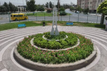 میدان قلم محمدیه در آستانه هفته خبرنگار ‌گل‌کاری شد