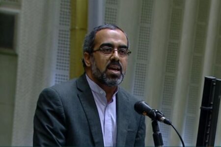 امروز چوب تندروی و افراط را از دو جناح سیاسی در کشور خورده‌ایم