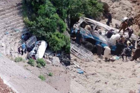 واژگونی اتوبوس زائران اربعین در بلوچستان پاکستان ۱۲ کشته و ۳۰ مصدوم برجا گذاشت