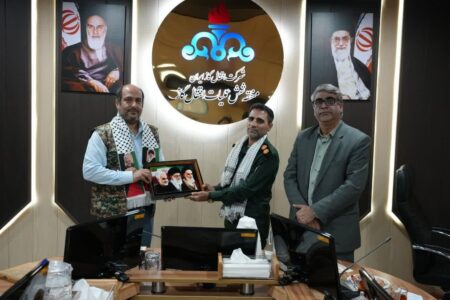 از منطقه شش انتقال گاز ایران به عنوان دستگاه برتر جامعه کار و تولید تجلیل و تقدیر شد