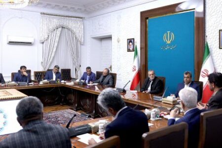 تاکید بر انتخاب استاندار بومی برای هرمزگان در دیدار با رئیس جمهور