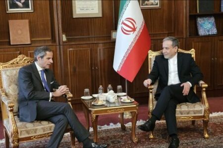 گروسی با عراقچی در تهران دیدار و گفتگو کرد