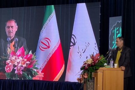 دولت چهاردهم به شعار وفاق ملی پایبند و متعهد باشد