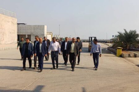 بازدید مشترک مدیرکل دیوان محاسبات و محیط زیست از آب شیرین کن یکصد هزار متر مکعبی بندرعباس