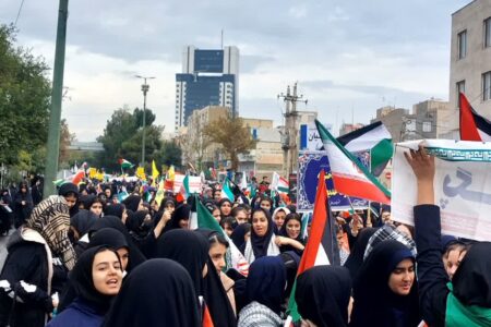 فریادهای “مرگ براسراییل” در آسمان قزوین طنین انداز شد