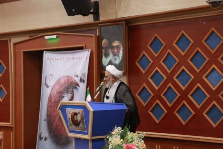 امام جمعه بندرعباس: تقویت شبکه مردمی هلال احمر، راه‌حلی برای عبور از بحران‌ها است