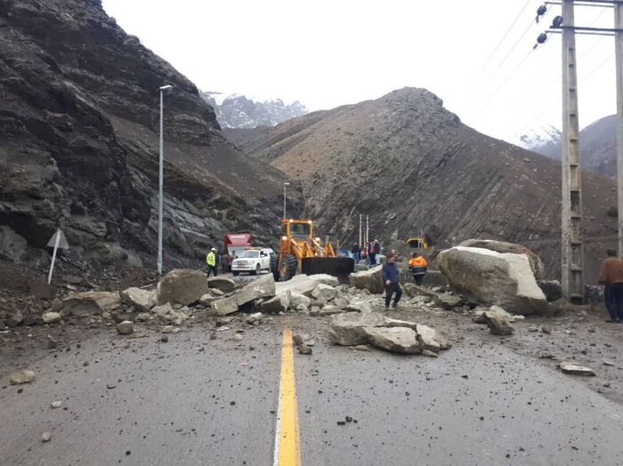 هشدار ریزش سنگ در جادههای کوهستانی مازندران