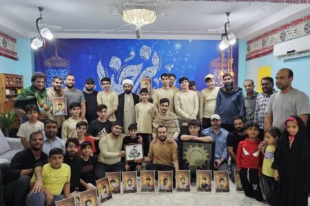 تجلیل از دو مداح هرمزگانی و گروه جهادی از استان تهران در هیئت الرضا(ع) بندرعباس