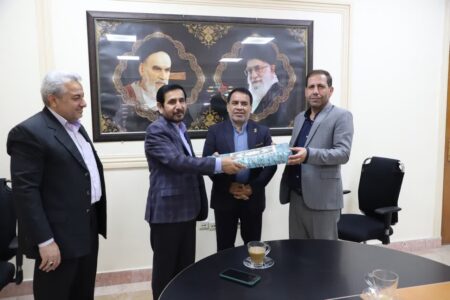 تقدیر مدیرکل بنیاد هرمزگان از معلمان ایثارگر