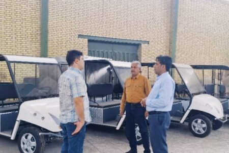 بازدید رئیس آرامستان بندرعباس از کارخانه ماشین برقی اصفهان