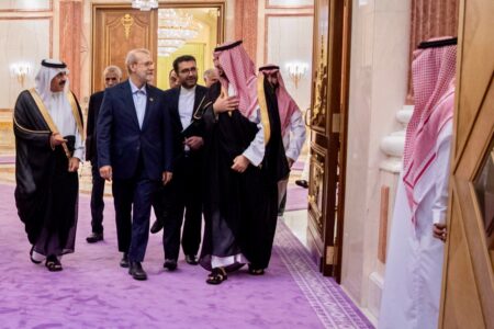 لاریجانی:همکاری‌های اقتصادی و امنیتی ایران و عربستان سازمان یافته‌تر گسترش می‌یابد