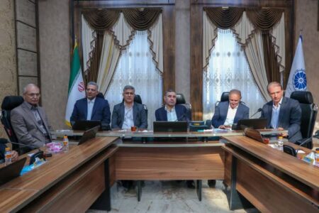 توسعه سیاسی و اقتصادی باید به صورت هم‌زمان پیش برود / همگرایی و همراهی با تشکل‌ها از دستاوردهای کلیدی دولت چهاردهم است