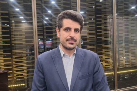نمایش خیابانی «متولد جنگ»  هم‌اکنون در قزوین اجرا می‌شود