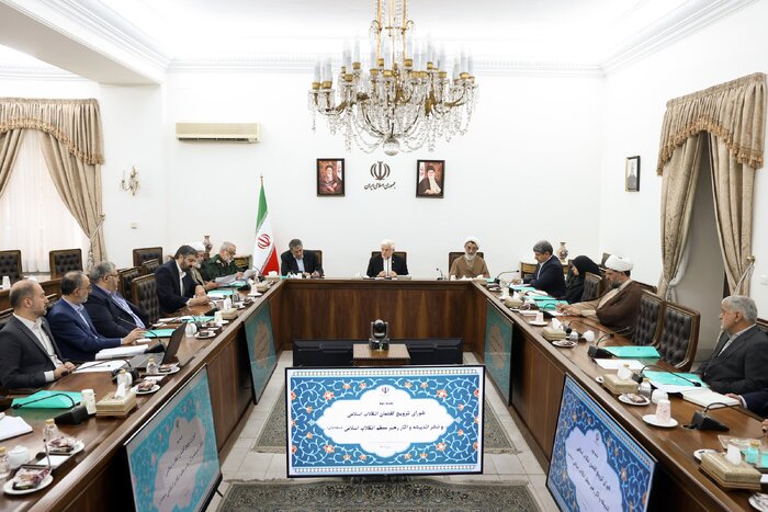 عارف: اقتصاد دیجیتال در اولویت قرار گیرد/ لزوم تجدیدنظر در اداره دانشگاه ها
