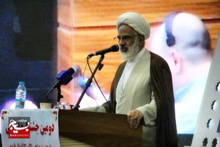 قرآن، هدایت و شفا است؛ هیچ‌گاه زیر بار سلطه نمی‌رویم