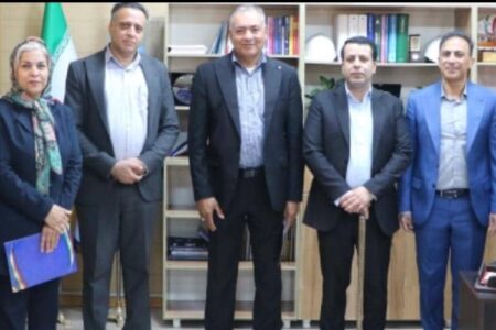 دیدار مدیرکل تعاون، کار و رفاه اجتماعی هرمزگان با اعضای کانون کارآفرینان برتر همزمان با هفته جهانی کارآفرینی