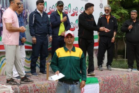 قدردانی شهردار آبیک از پاکبانان و سبزبانان بوستان شهید رجایی