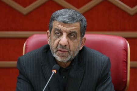 همبستگی ملی را خراب نکنیم؛ رهبری دلسوزترین فرد برای آینده انقلاب است