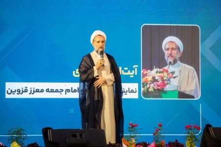 هدف نزول قرآن بهره‌گیری از آن در همه شئون زندگی است