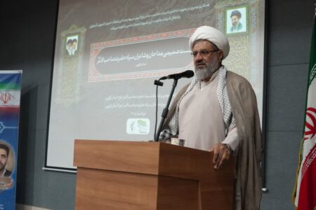 مداحان و شاعران اهل‌بیت (ع) در خط مقدم جهاد تبیین و مقابله با جنگ شناختی دشمن هستند