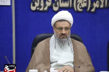 همه باید برای تحقق اهداف بسیج با روحیه جهادی تلاش کنیم