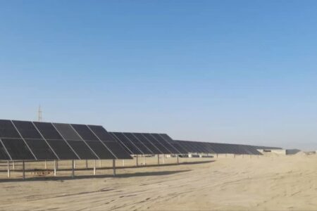 گام بلند میناب در مسیر انرژی‌های پاک؛ واگذاری ۱۰۲ هکتار زمین برای احداث نیروگاه‌های خورشیدی