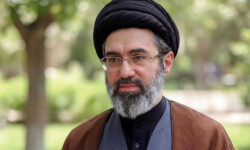 هر کار تفرقهانگیزی از هر فردی با هر جایگاهی در جهت مقصود دشمن است