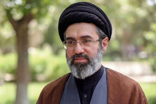 هر کار تفرقهانگیزی از هر فردی با هر جایگاهی در جهت مقصود دشمن است