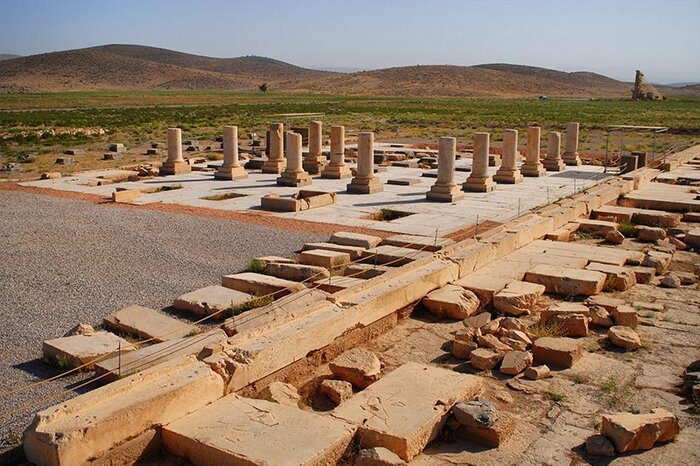 درنگی در مجموعه جهانی پاسارگاد؛ بازدید از نخستین مقر سازمان ملل تا سنگ نگاره ذوالقرنین