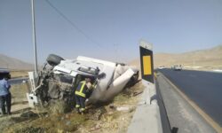 واژگونی تانکر حامل مایع سوخت در جاده اراک ـ ملایر