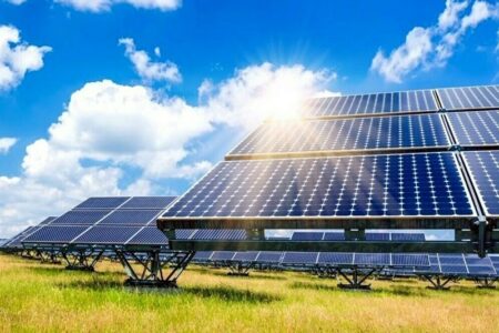 صدور مجوزهای زیست‌محیطی برای ساخت ۷۰۰ مگاوات نیروگاه خورشیدی در استان مرکزی