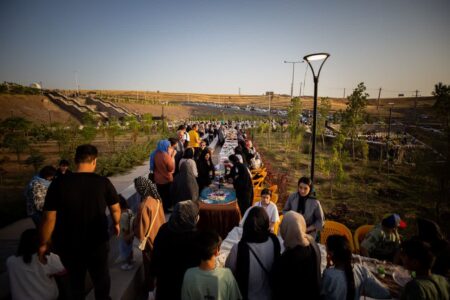 تلفیق هویت بومی با نشاط اجتماعی در جشنواره «قیمه‌نثار» قزوین