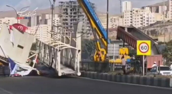 برخورد کشنده ولوو با پل عابر پیاده در محور جاجرود–بومهن